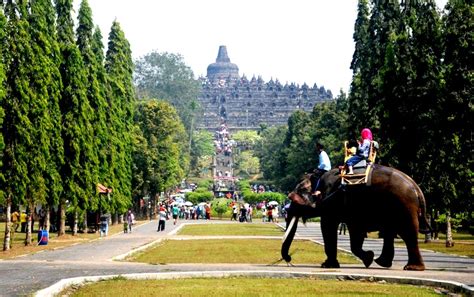  Candi Borobudur'un Gizemli Güzelliği: Gajah Mada'nın Mirası!